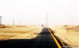 سيارات المسافرين على طريق أبرق الكبريت تعلق في الرمال