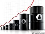 النفط يرتفع 2 % مع استقرار الأسواق العالمية وهبوط الدولار